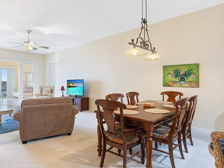 33 Harbour Isle Dr #201 — Photo 7