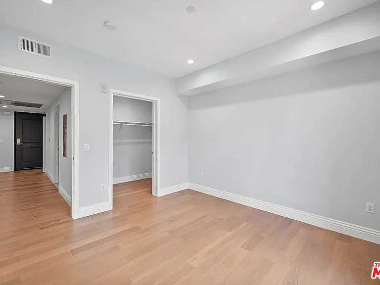2939 W Leeward Ave #407 — Photo 25