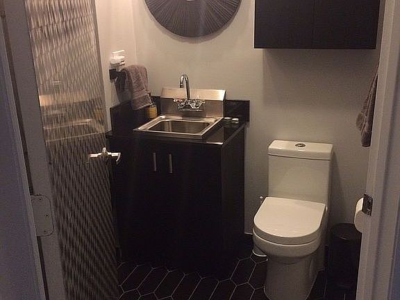 1/2 bath- laundry room