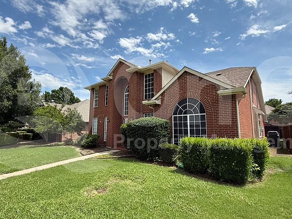 3rd image of 11317 Oxford Pl