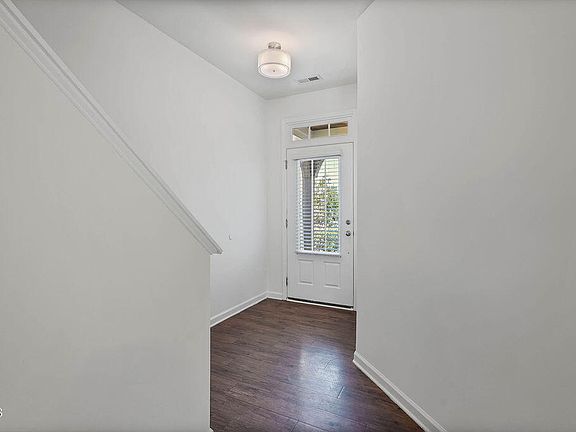 5th image of 1800 Birdhouse Ln