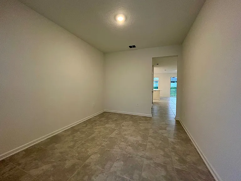 2943 Savoir Ave — Photo 5