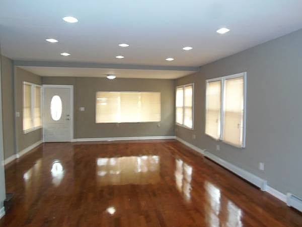 newly renovated 3 bedrooms