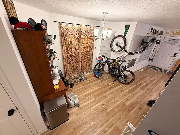 184 W Pacific Dr — Photo 7