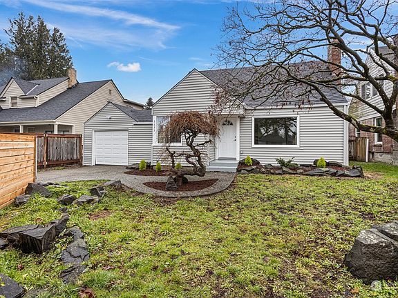 3rd image of 5635 Pacific Avenue