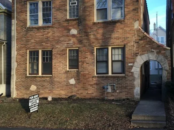 3304 N Newhall St APT 4, Milwaukee, WI 53211