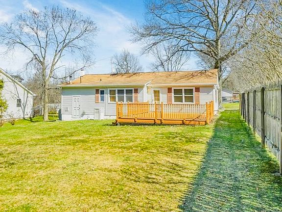 5th image of 66 Orchard Lake Dr