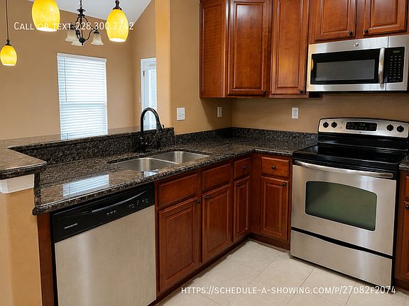 4th image of 17063 Palm Ridge Dr