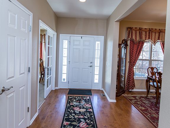 3rd image of 8697 Royal Melbourne Cir