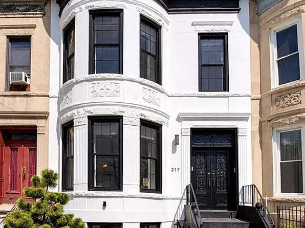 319 Hawthorne St #T, Brooklyn, NY 11225