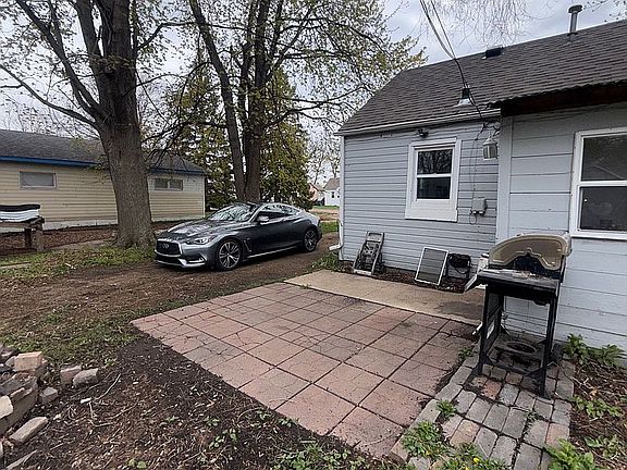 4th image of 220 S Lincoln Ave