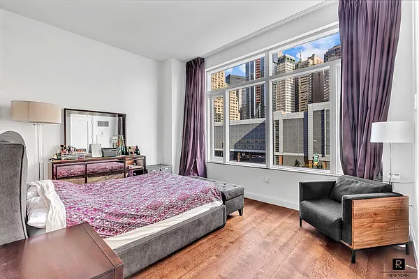 Sold by R New York | media 1