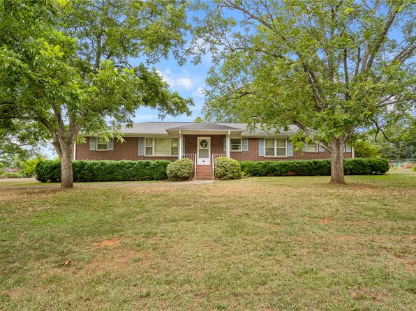 223 Lakewood Ln, Anderson, SC 29625