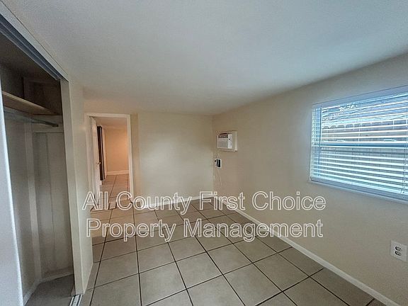 4th image of 613 1st Ave NE Unit B