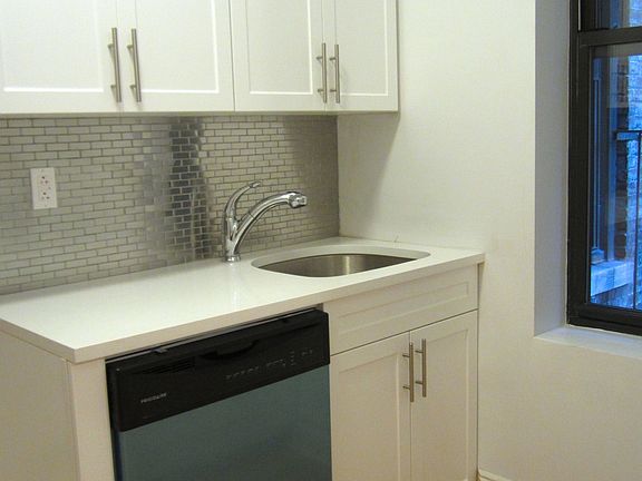 2nd image of 2647 Broadway APT 5NW