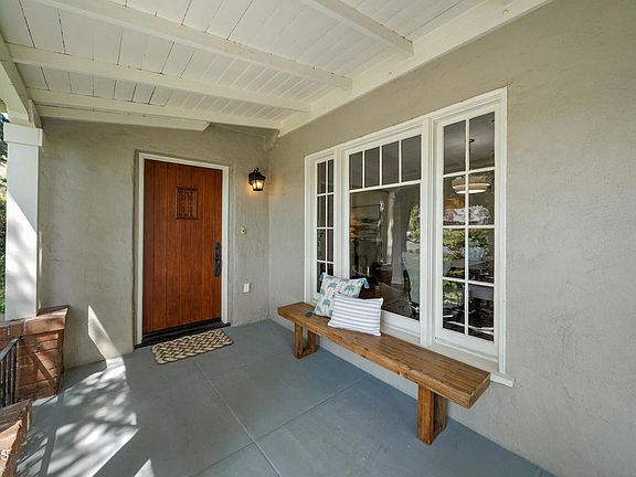 3rd image of 2370 Catherine Rd