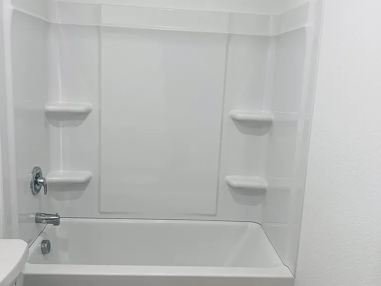 144 Jonathan Dr — Photo 16