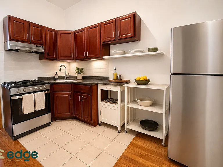 166 Harman St #1L — Photo 4