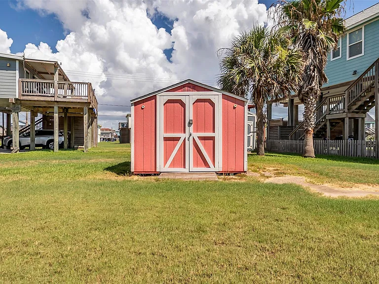 610 Surf Dr — Photo 20