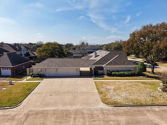4th image of 16001 Kevindale Ct