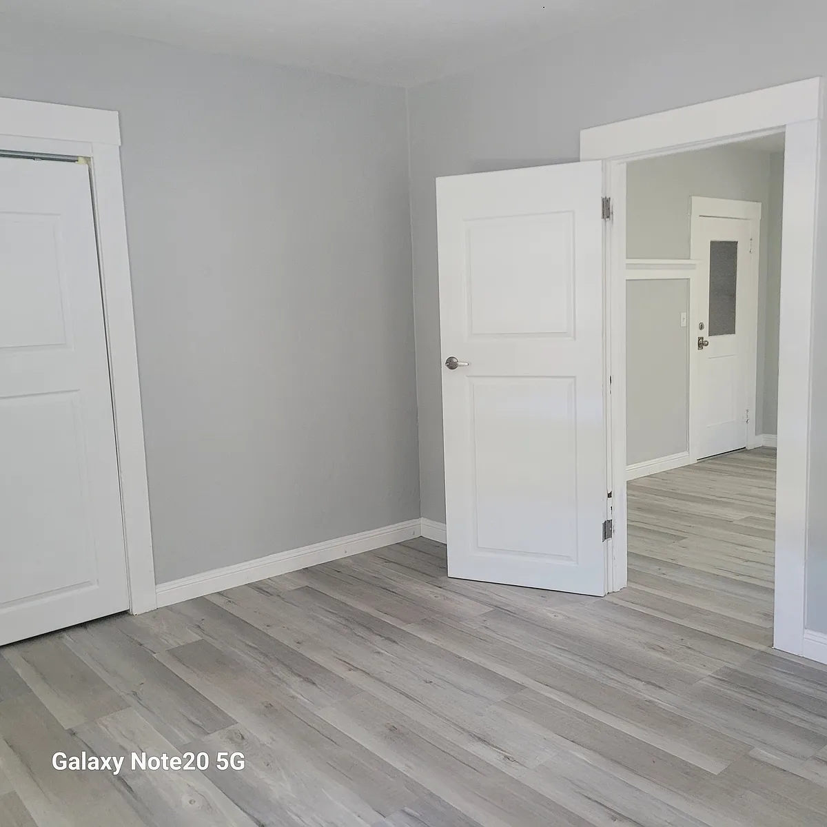 Building Photo - 3089 Macarthur Blvd #5
