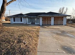 2461 E Rock Creek Rd, Blanchard, OK 73010