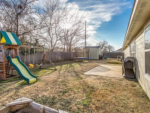 4th image of 3004 Dana Ln