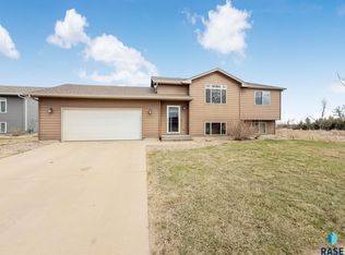 6020 S Kerry Ave, Sioux Falls, SD 57106