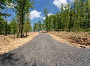 1 Whispering Rdg, Morgantown, WV 26501