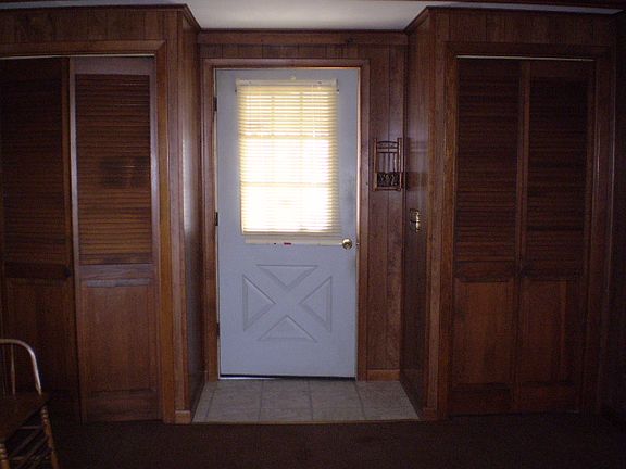 4th image of 34 Princeton Ct