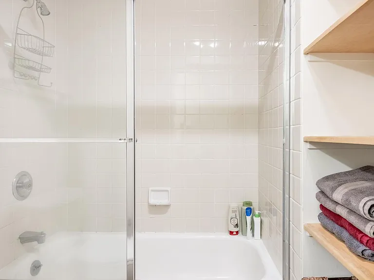 900 Bush St #213 — Photo 19
