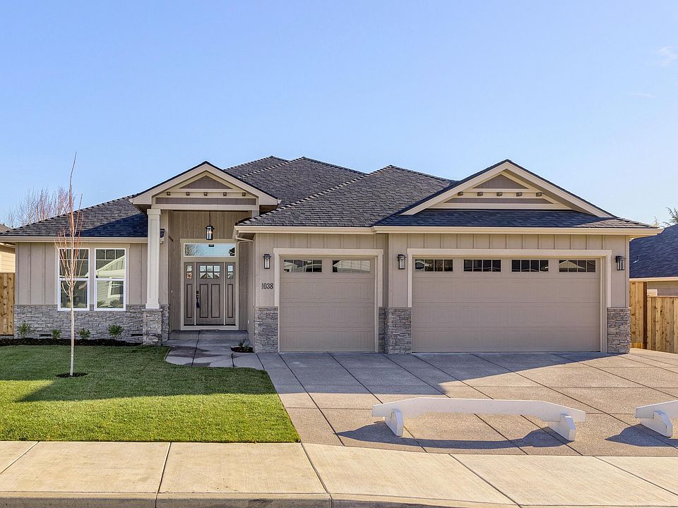 1st image of 258 Bellerive Dr