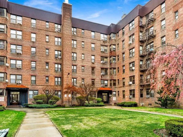 2220 Burnett Street image 1 of 15