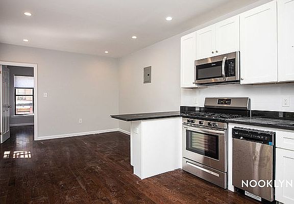 2nd image of 43 Underhill Ave #B3