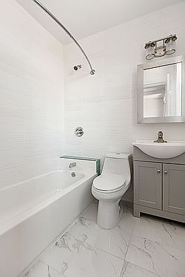 5th image of 41 W 72nd St Penthouse D