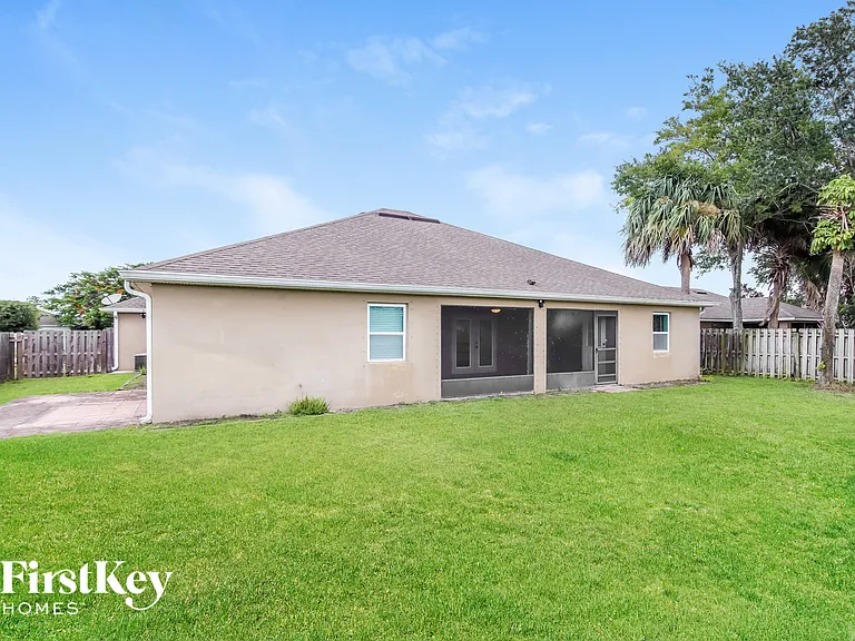 1932 Gloria Cir NE — Photo 15