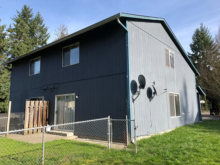 2813 J Ct SE #A — Photo 4