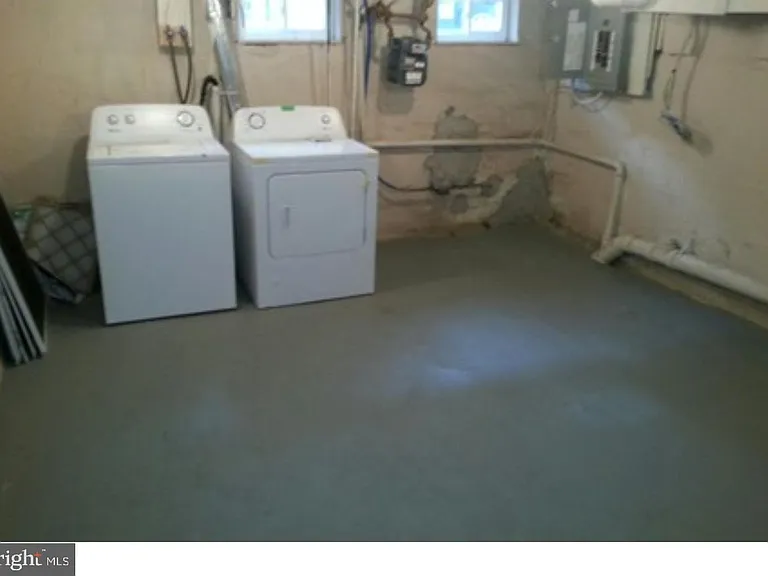 1338 S Bancroft St — Photo 8