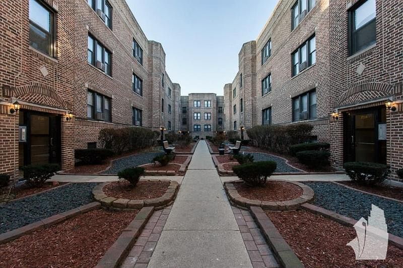 1st image of 3720 N Pine Grove Ave #X1