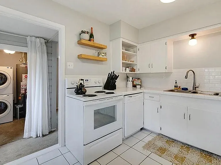 1806 Vine St — Photo 20