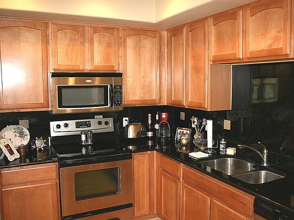4th image of 2402 E 5TH Street #1550