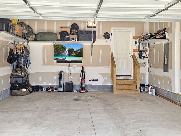 3rd image of 13626 Hewlett Trail Dr