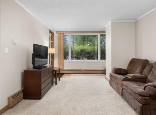 310 W 8th St SW #160, Calgary, AB T2P3P3