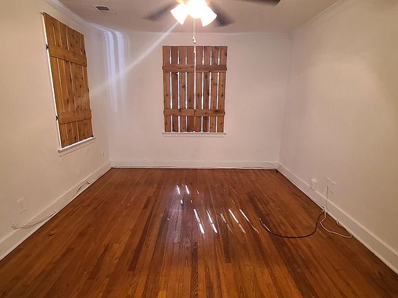 4th image of 3698 Park Ave