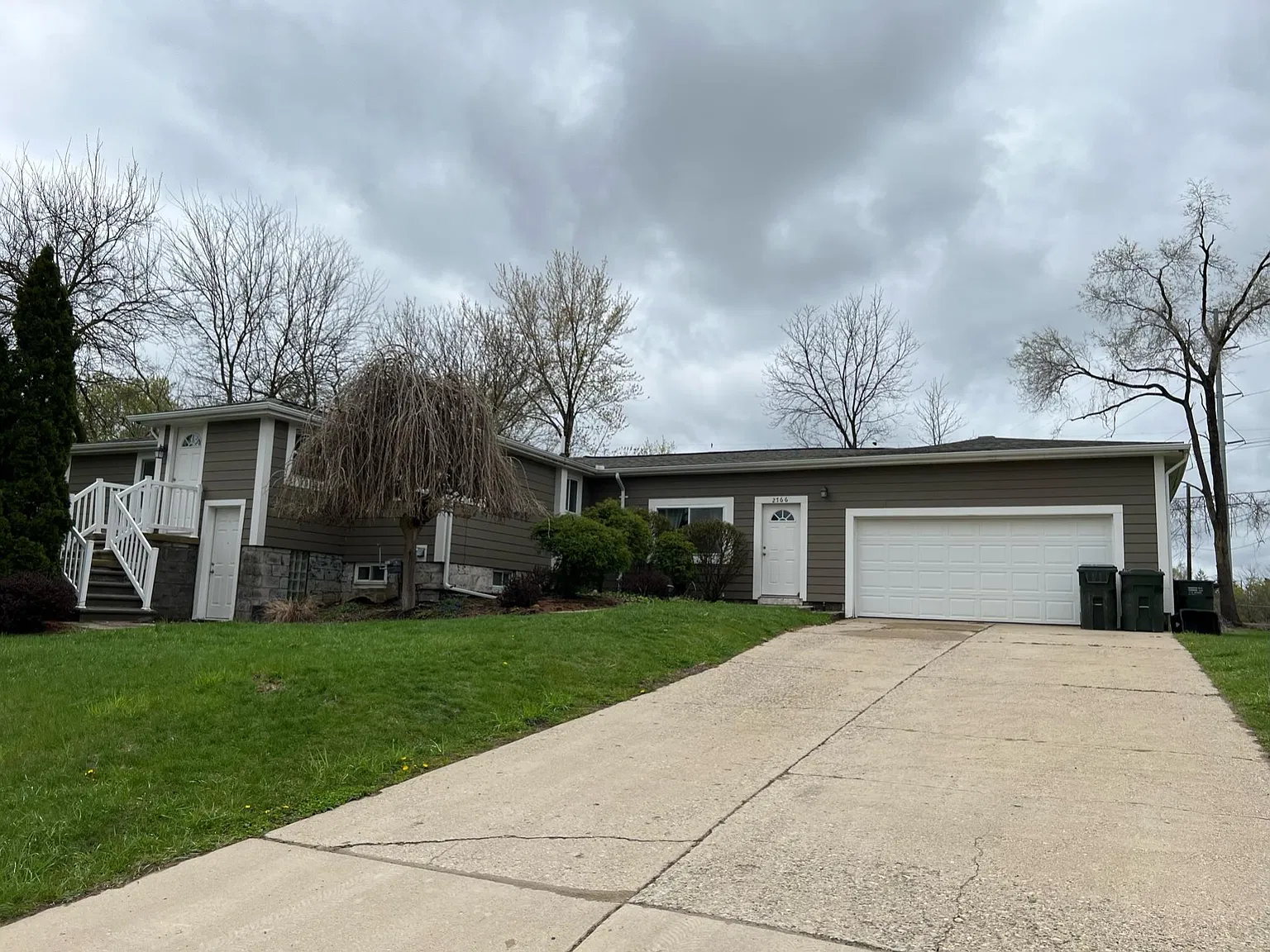 4 bed, 2305 sqft, $2,550 — Photo 4