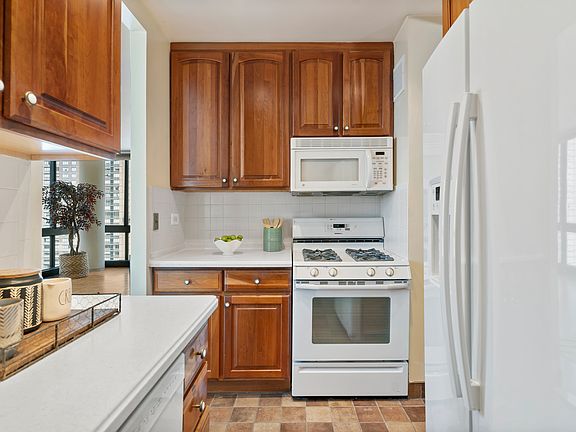 5th image of 245 E 93rd St APT 20G