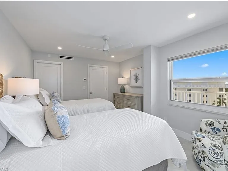 3443 Gulf Shore Blvd N #813 — Photo 14