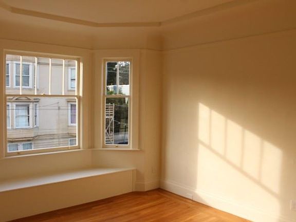 5th image of 157 Clayton St