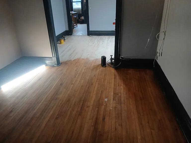 1043 Conway St — Photo 3