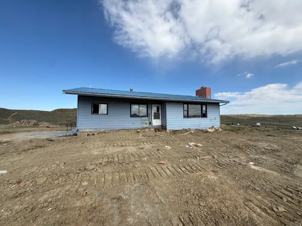 29 Clear Creek Rd, Clearmont, WY 82835